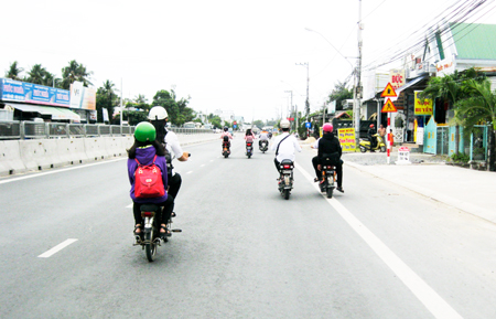 Xe chạy sai làn đường