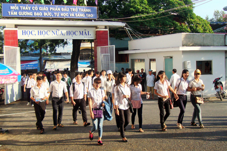 124 thí sinh vắng thi