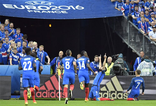 Pháp lập kỷ lục Euro trong chiến thắng Iceland