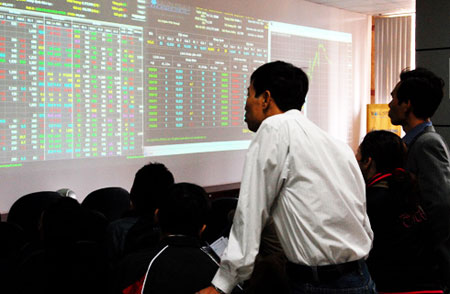 VN-Index lên mức cao nhất 8 năm