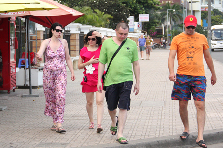 Khu phố tây là địa điểm luôn tập trung đông người nước ngoài lưu trú.