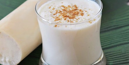 Tác dụng không ngờ của nước ép thân chuối