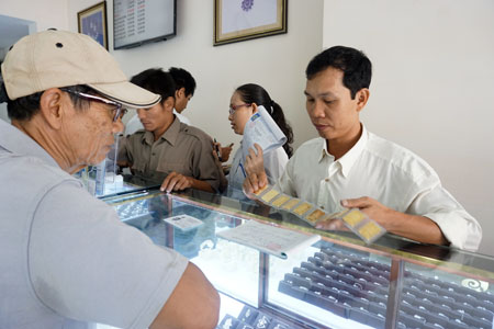 Giá vàng giảm mạnh