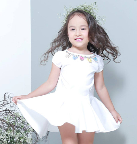 Váy hè dễ thương cho bé gái