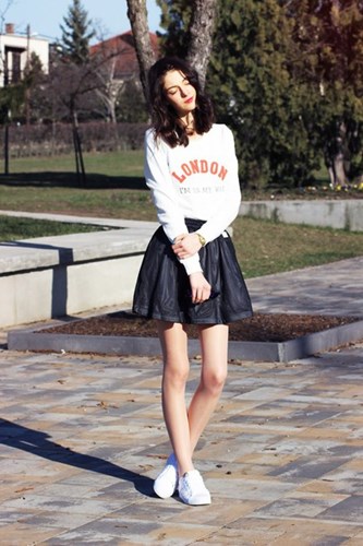 Bí quyết phối đồ đẹp với giày sneaker trắng