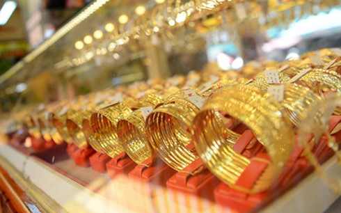 Giá vàng trong nước tiếp tục lao dốc