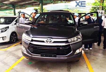 Đầu xe Innova 2016 học tập nhiều từ đàn anh HighLander