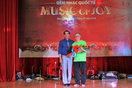 Trường iSchool Nha Trang: Đêm nhạc quốc tế Music of Joy