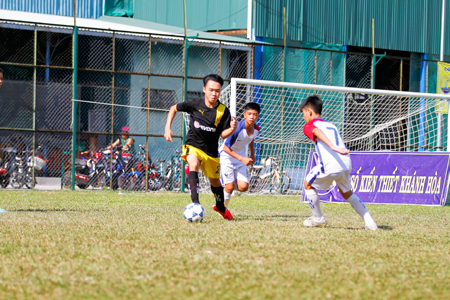 Sôi nổi sân chơi phong trào