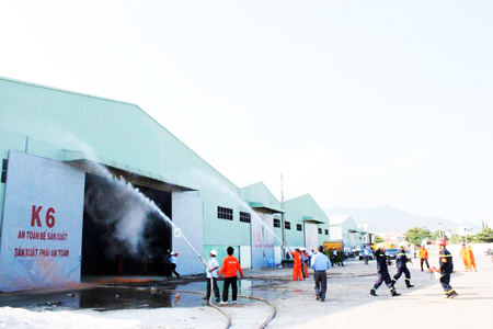 Cảng Cam Ranh: Đảm bảo an toàn cảng biển