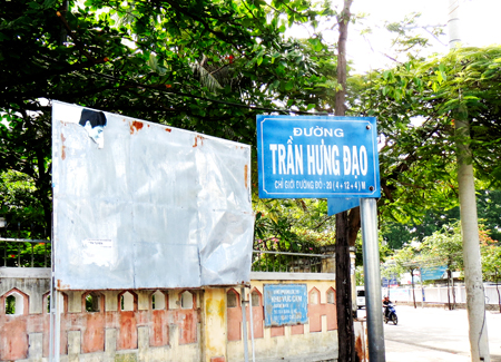 Pa nô không có nội dung tuyên truyền