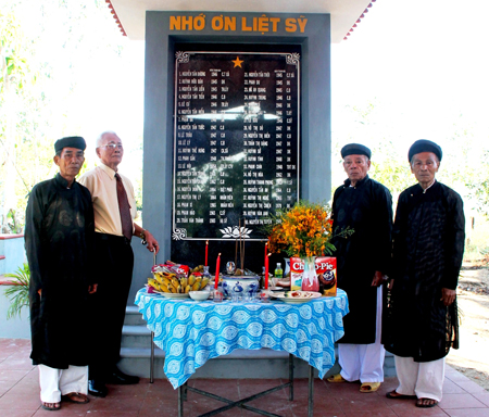 Khánh thành bia tưởng niệm liệt sĩ