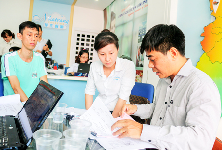 Kiến nghị trục xuất 66 người Trung Quốc làm việc trái phép ở Khánh Hòa