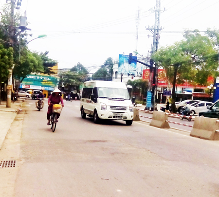 Đoạn đường nơi bà Hiền bị 2 đối tượng giật túi xách