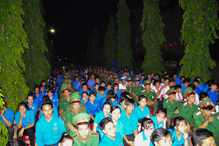 Over 900 Youth Union members and young people attend ceremony.