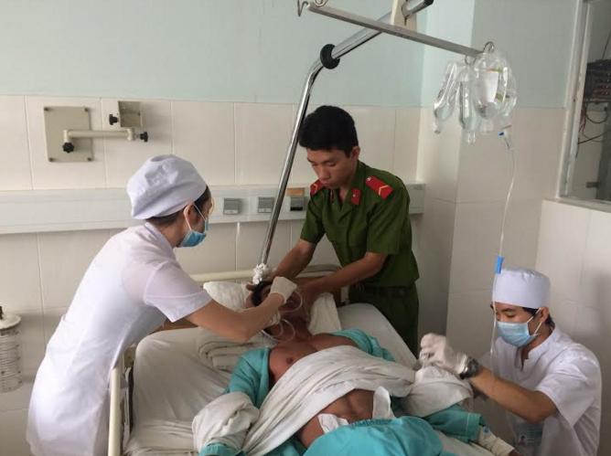 Nghi can Tài đang được chữa trị tại bệnh viện trong sự giám sát của lực lượng công an.