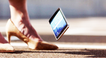 Kính cường lực Gorilla Glass 5 có thể chịu rơi từ độ cao "selfie"