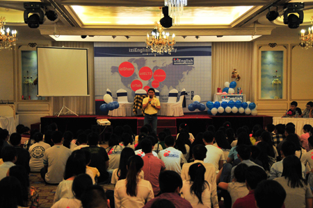 Cộng đồng tiếng Anh IZI: Kỷ niệm 1 năm thành lập tại Nha Trang