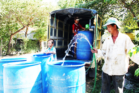 Hơn 1.000 hộ dân chờ nước sạch