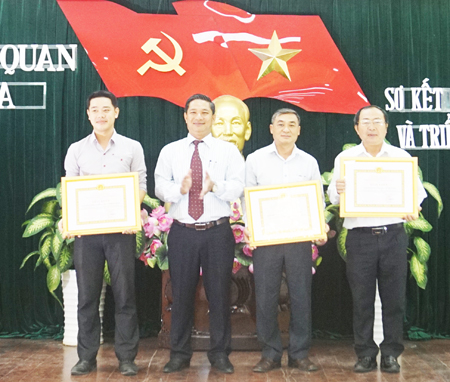 Tích cực phát triển đảng trong đội ngũ sinh viên