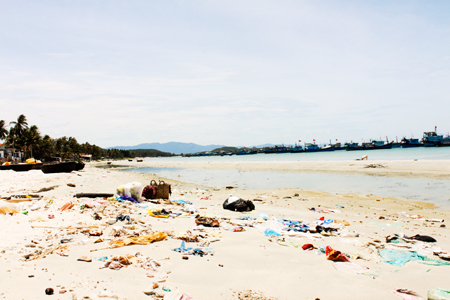 Rác thải trên bãi biển