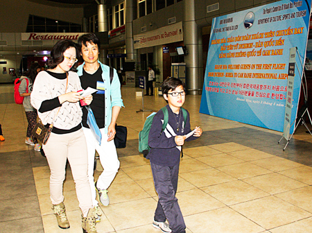 Khách du lịch Hàn Quốc tại Cảng hàng không quốc tế Cam Ranh