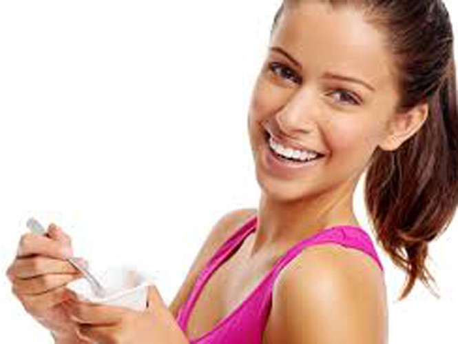 Ăn sữa chua hằng ngày cũng là cách giúp làm sạch lưỡi ẢNH: SHUTTERSTOCK