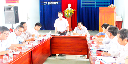 Đồng chí Nguyễn Tấn Tuân phát biểu tại buổi làm việc