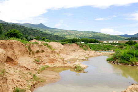 Đất khu vực chân hồ Hoa Sơn: Sẽ giao cho nông dân canh tác