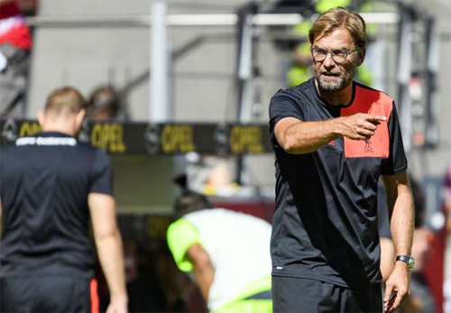 Huấn luyện viên Jurgen Klopp cần gia cố thêm hàng thủ cho mùa bóng mới 2016-2017.