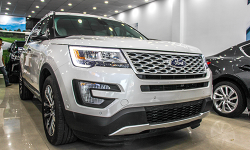 Ford Explorer Platinum 2016.