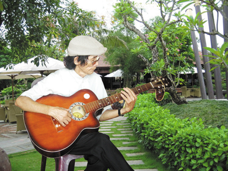 Nhạc sĩ Hoàng Sông Hương