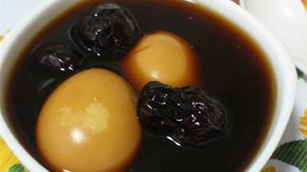 8 bài thuốc hay không ngờ từ trứng gà luộc