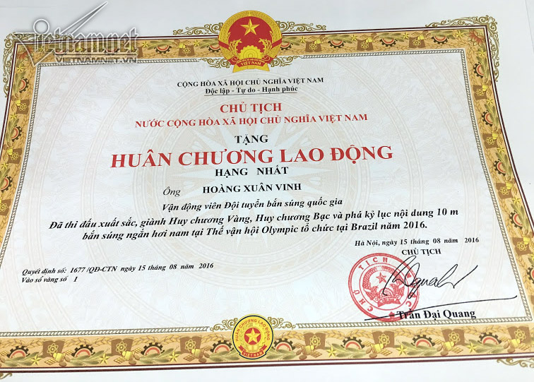 Hoàng Xuân Vinh được Chủ tịch nước tặng Huân chương Lao động hạng Nhất