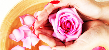 Nước hoa hồng - giúp da mịn màng, tươi trẻ