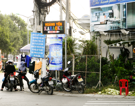 Rào chắn chiếm vỉa hè
