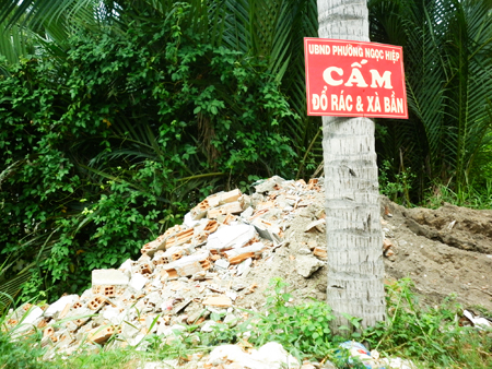 Cấm nhưng vẫn đổ