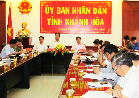 Quang cảnh tại đầu cầu Khánh Hòa