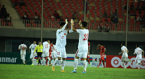 U19 Việt Nam sớm vươn lên dẫn trước 