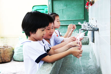 Công tác y tế trường học còn bất cập