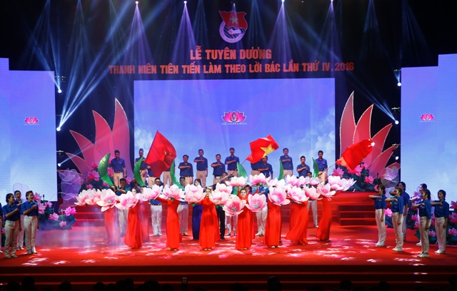 Lễ tuyên dương thanh niên tiên tiến làm theo lời Bác - Ảnh: Minh Châu
