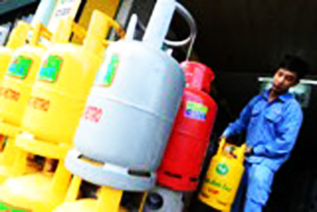 Giá gas tăng 500 đồng/kg từ 1/9