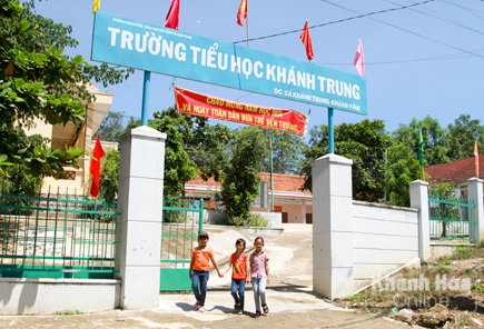 Khánh Trung ngày ấy, bây giờ…