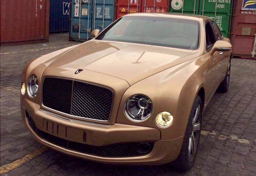 Bentley Mulsanne Speed 2016 màu độc về Việt Nam.