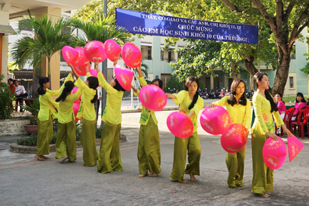 Tiết mục văn nghệ. 