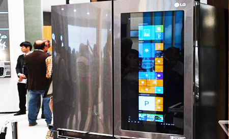 LG trình làng tủ lạnh thông minh tích hợp màn hình cảm ứng 29 inch chạy Windows 10