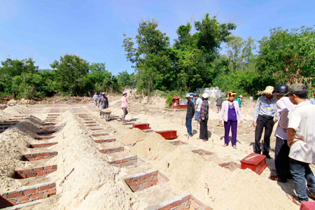 Di dời hơn 100 ngôi mộ về Nghĩa trang Phước Đồng