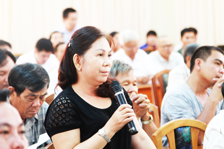 Bà Nguyễn Thị Hạnh phát biểu tại hội nghị