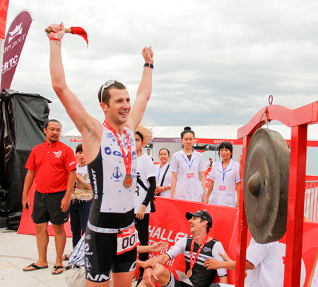 Niềm vui của vận động viên khi về đích sau 3 môn thi