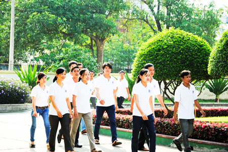 Công nhân Khu công nghiệp Suối Dầu